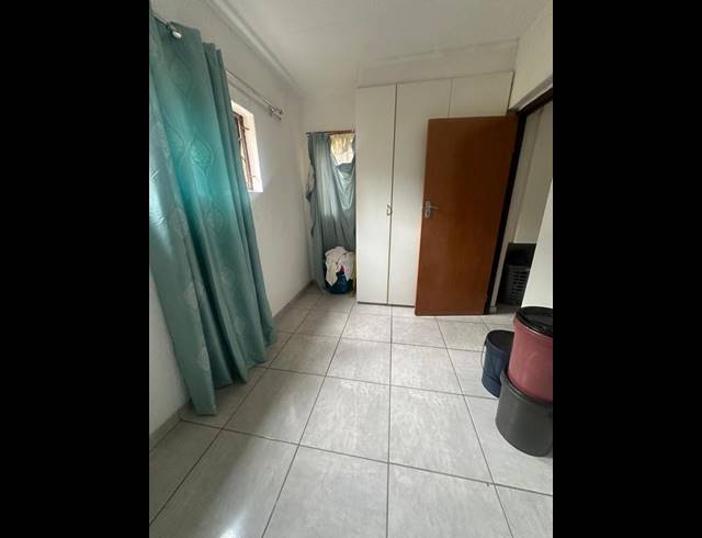 2 BEDROOM SIMPLEX FOR SALE IN MONTCLAIR